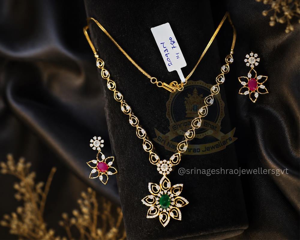 Diamond gold jewellery collection