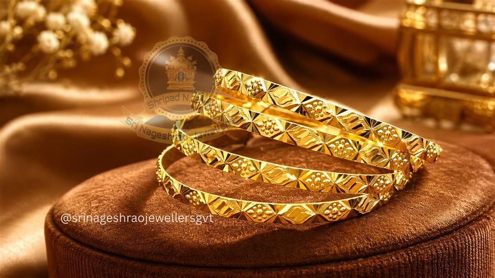 Gold jewellery collection