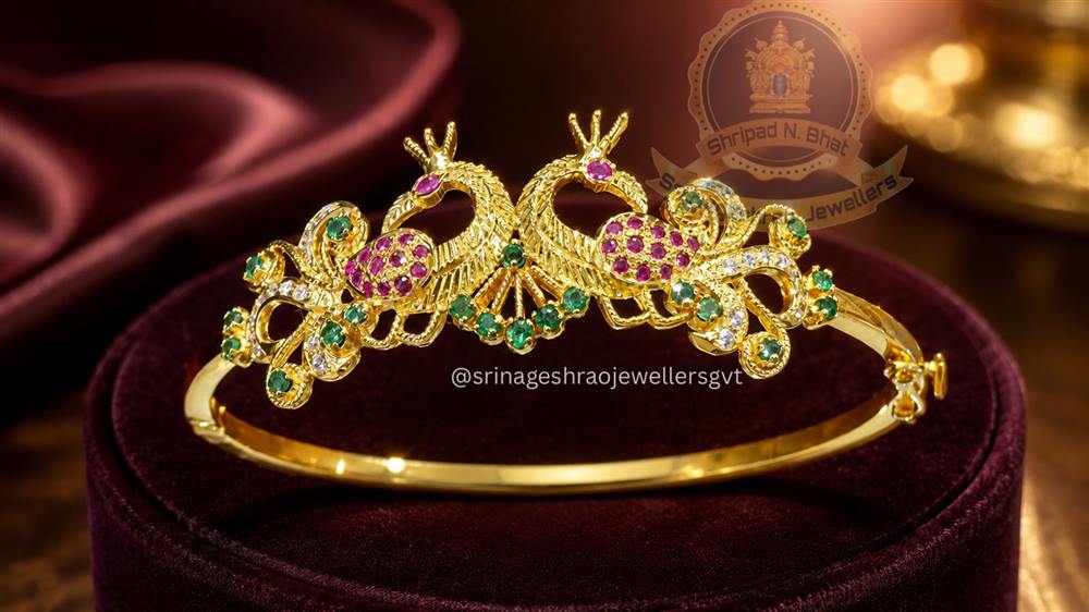 Gold jewellery collection