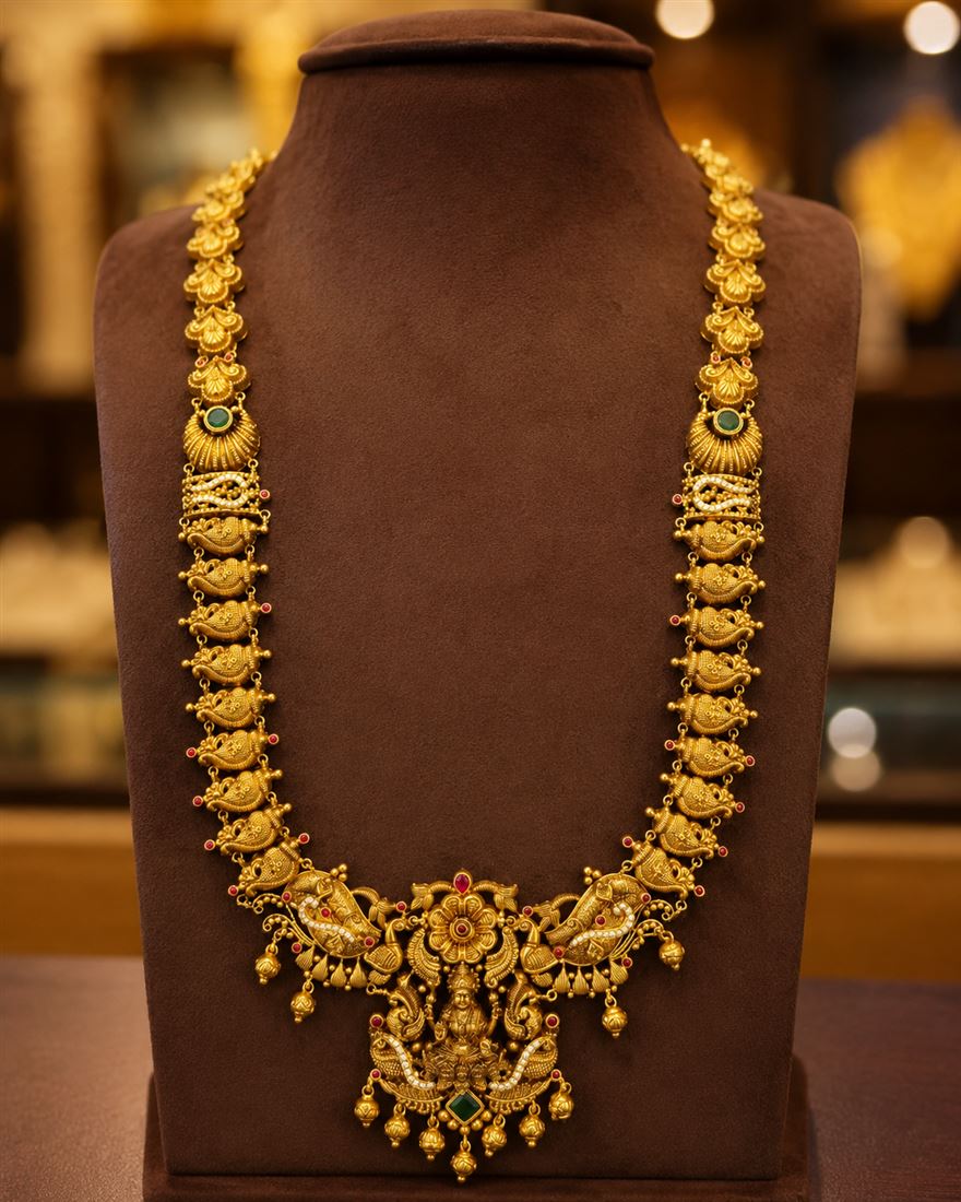 Gold jewellery collection